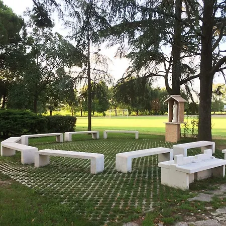 Casa San Zeno - Istituto Salesiano 3* ヴェローナ