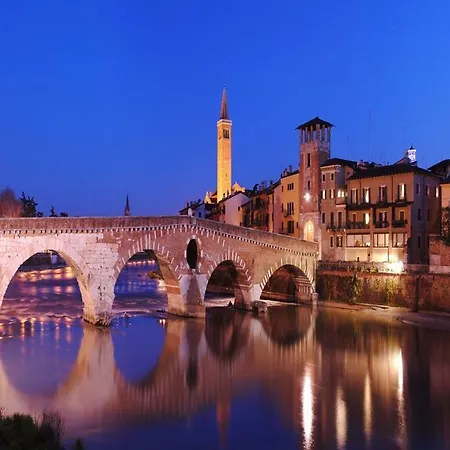 ゲストハウス Casa San Zeno - Istituto Salesiano 3*